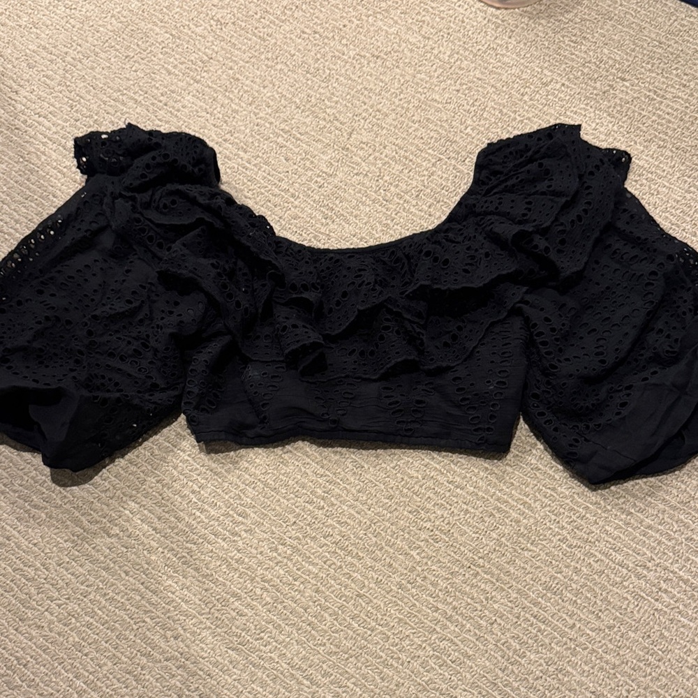 Super cute eyelet black cropped top